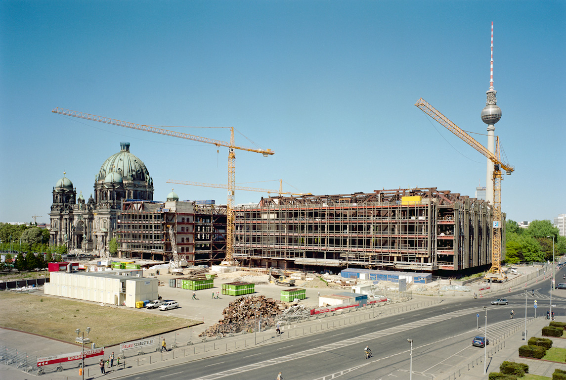 During the Demolition from 2006 to 2010 by Nikolaus Brade.